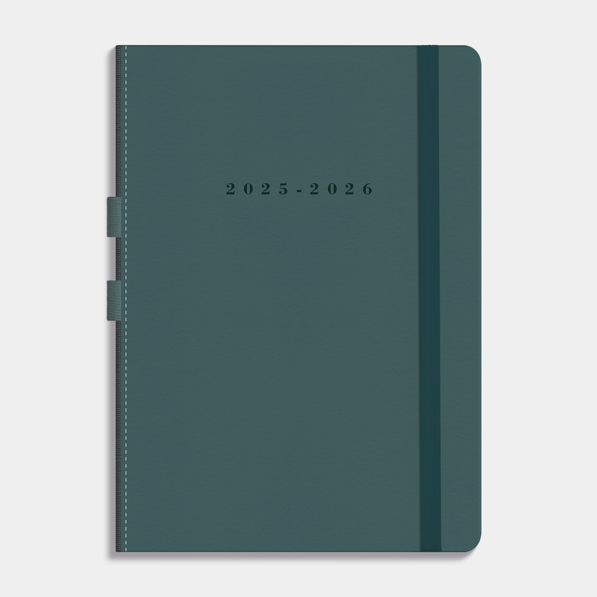 Luxe schoolagenda 2025 - 2026 A5 met petrolblauwe suèdelook afwerking, harde cover, elastische sluiting en pennenlus – vooraanzicht.