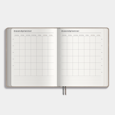 leefstijl planner 2026 met flexibele suèdelook coverafwerking – binnenwerk met maandplanner.