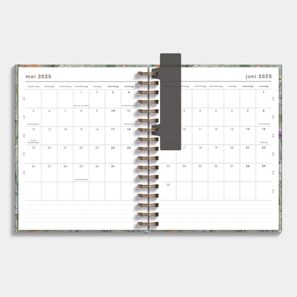 Luxe weekplanner 2025 - 2026 A5 met weidebloemenprint – binnenwerk met maandplanner.