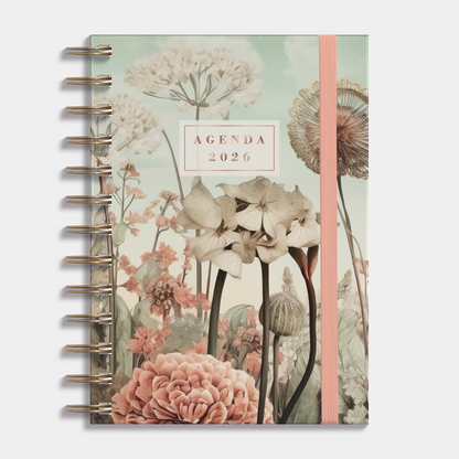 Ringband agenda 2026 met veldbloemenprint, harde cover en elastische sluiting – vooraanzicht.