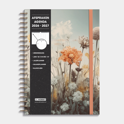 Afsprakenagenda 2026-2027 A4 met veldbloemenprint, harde cover en elastische sluiting – vooraanzicht met informatieve banderol.