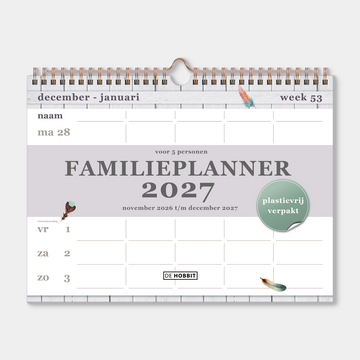 Familieplanner 2027 in A4 formaat met motief van zachte veertjes en metalen spiraal voor 5 personen – vooraanzicht met voorblad.
