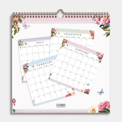 Spiraalgebonden jaarkalender 2026 met brocanteprint – achteraanzicht.