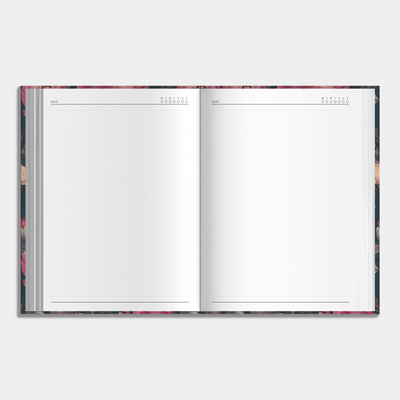 Notitieboek A4 met klassieke print van rode rozen – binnenwerk met notitieruimte.